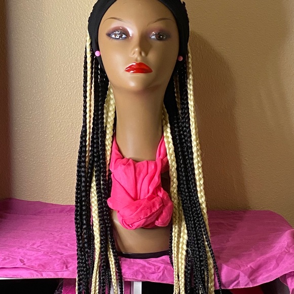 This is a headband wig - Picture 4 of 9